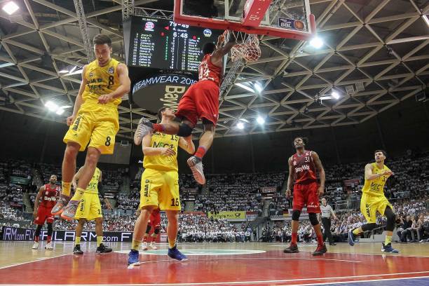 孔帕尼的战 孔帕尼的战